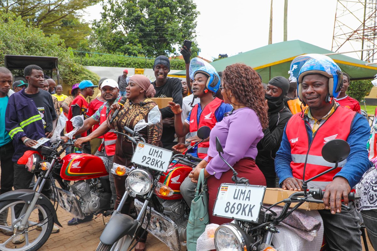 Mujuni Danson tweet media