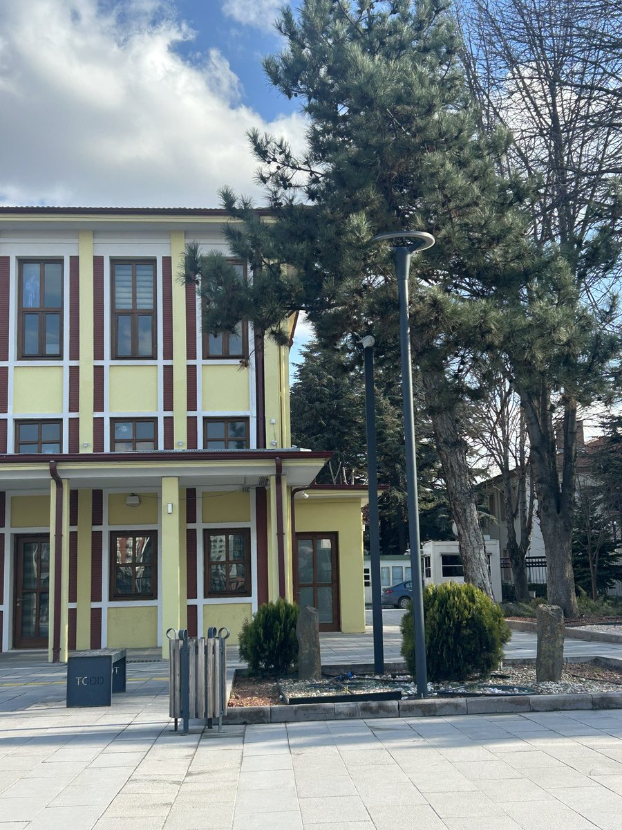 azra ☰ tweet media