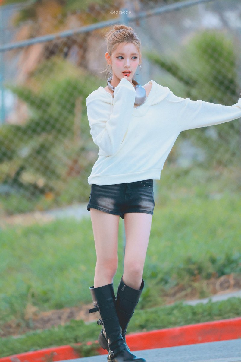 (BomBon) tweet media