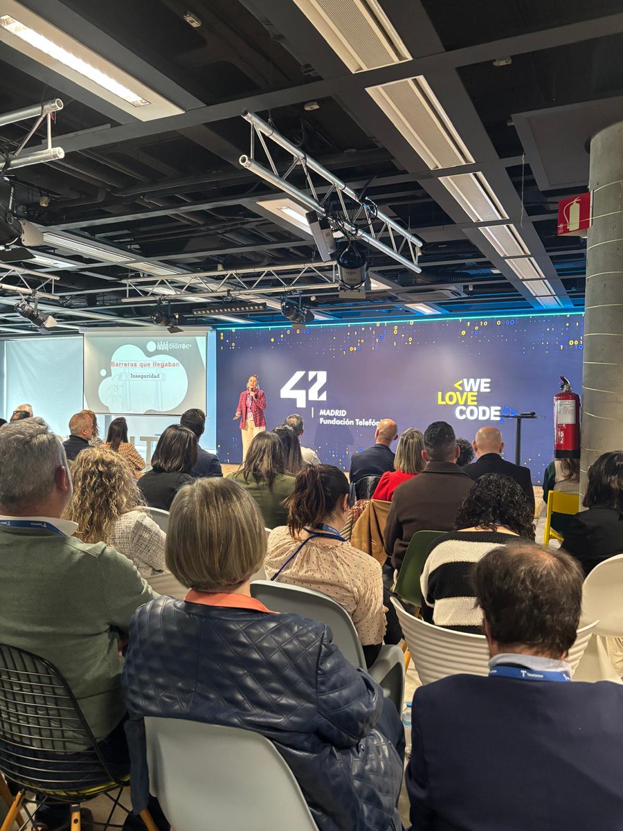 EsDigitalex's tweet photo. 🌀💬 En el marco del 5º Encuentro Somos Digital celebrado hoy en Madrid, Espacios Digitalex ha participado con dos Flash Talks en las que se han compartido iniciativas y buenas prácticas en torno a la capacitación digital.
#EspaciosDigitalex #CompetenciasDigitales https://t.co/7XKL8YxCS0