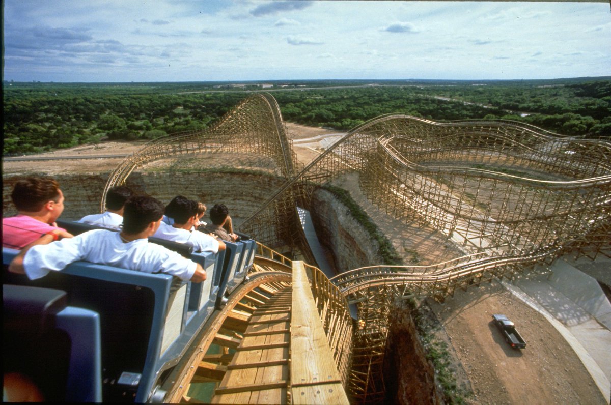 Six Flags Fiesta Texas tweet media