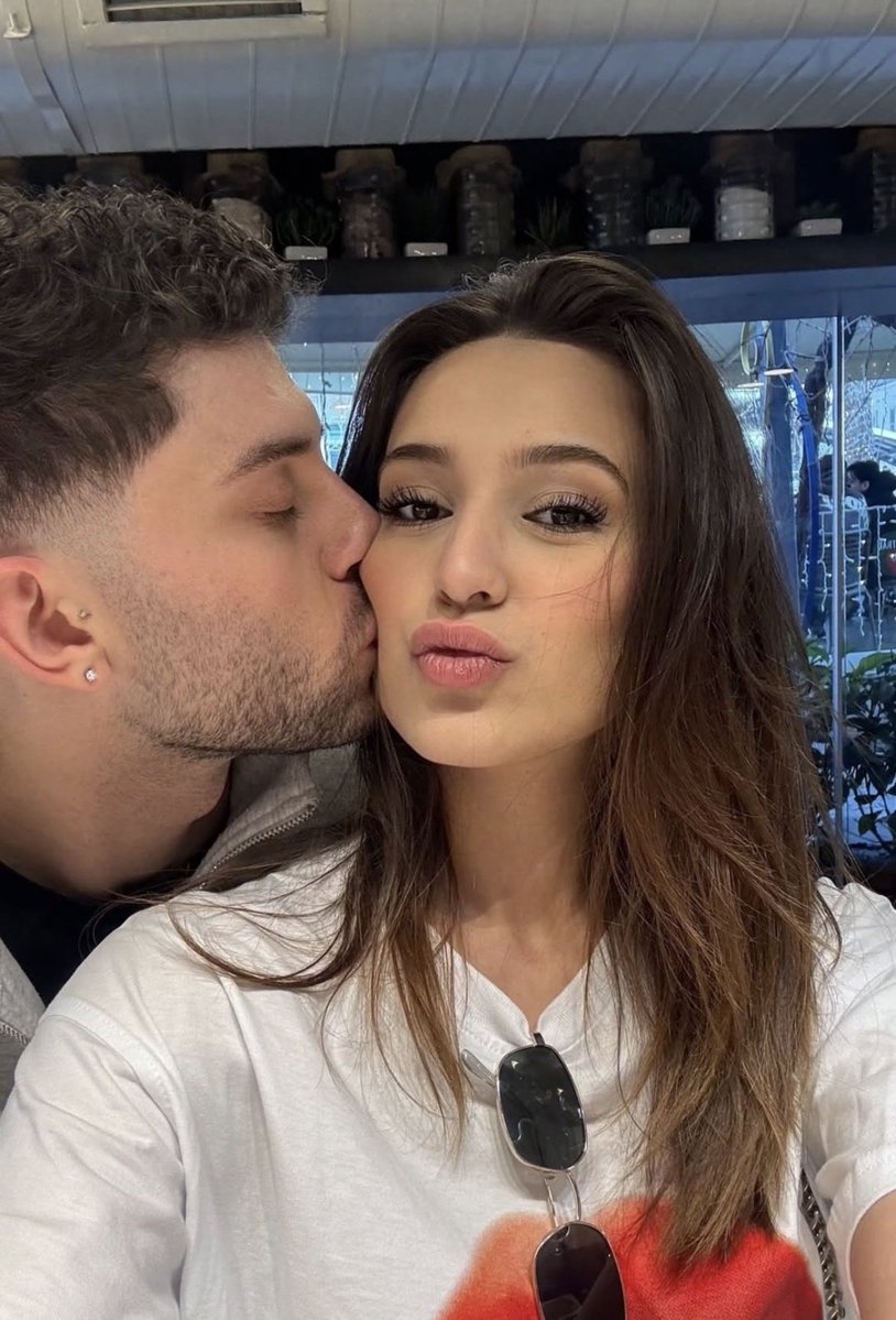 metsuholic tweet media