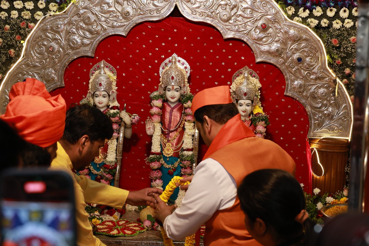 Devendra Fadnavis tweet media