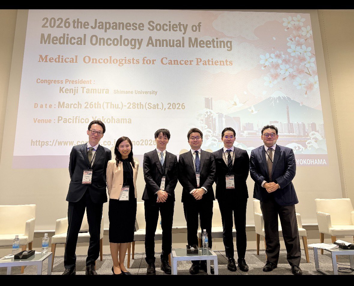 JSMO SNS-WG、外部講師でお招きした山本先生(<a href="/keiyou30/">山本健人(Takehito Yamamoto, 外科医けいゆう)</a> )、伏見先生(@dr_fussi  <a href="/bc_tube/">BC Tube 編集部｜乳腺・乳がんに関する医療情報発信</a>)、扇屋先生(<a href="/CancerX_JP/">CancerX（きゃんさーえっくす）</a> )、それぞれのユニークな視点からとても勉強になりました！特に山本先生のご講演は、このSNS時代に全ての医師が聞くべきと思えるぐらいためになりました！ #JSMO26