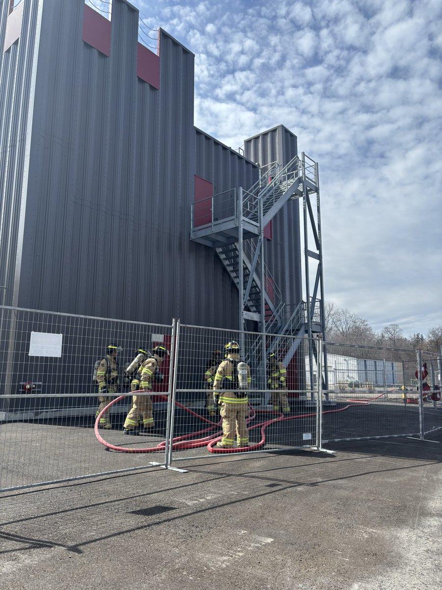STCFireServices's tweet photo. Our @STCFireServices recruits are progressing well towards completing their training. They are putting our new training tower to good use! Only a few weeks left. @firefighters_st @St_Catharines https://t.co/hDTeaO7AmF