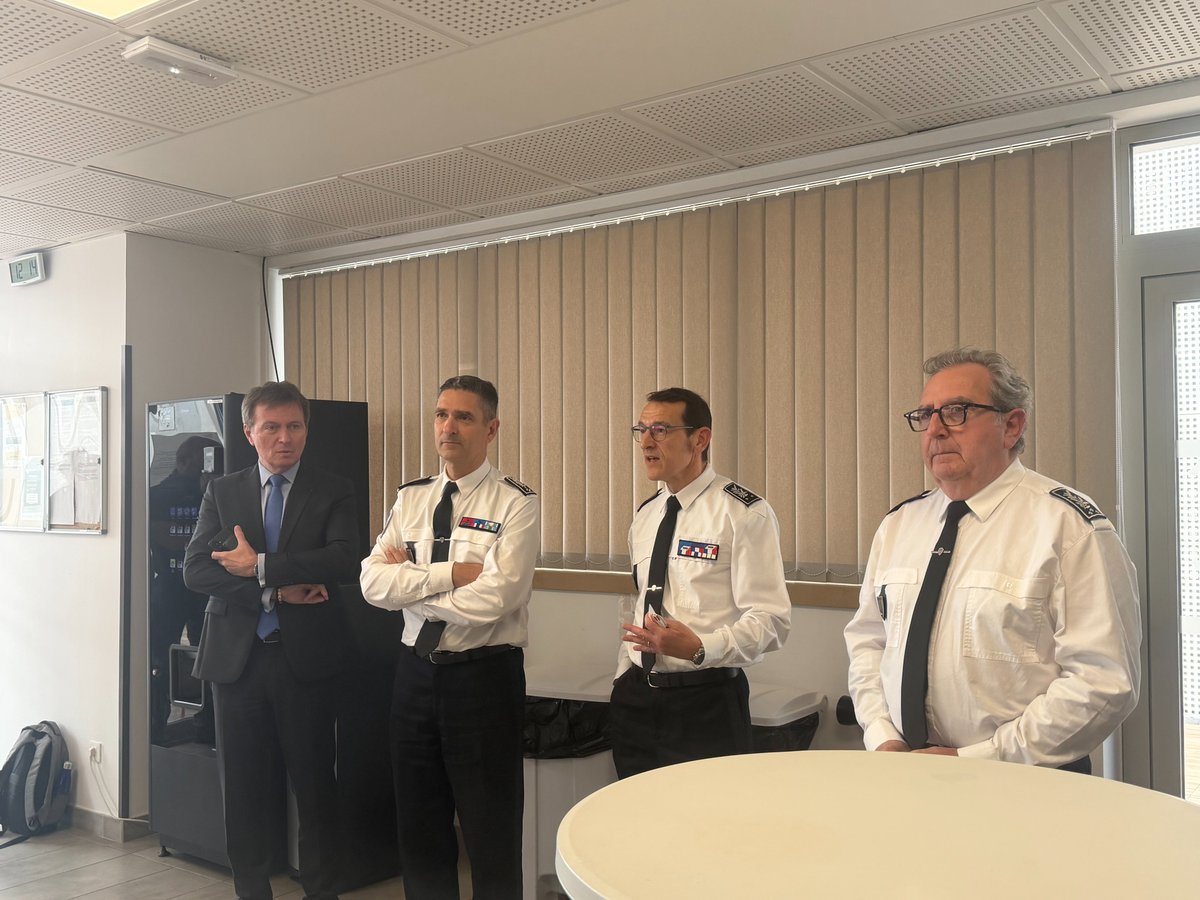 Image de Préfet de l'Aude - #Sécurité | Le directeur général de la police nationale, Louis Laugier, s’est rendu au commissariat 