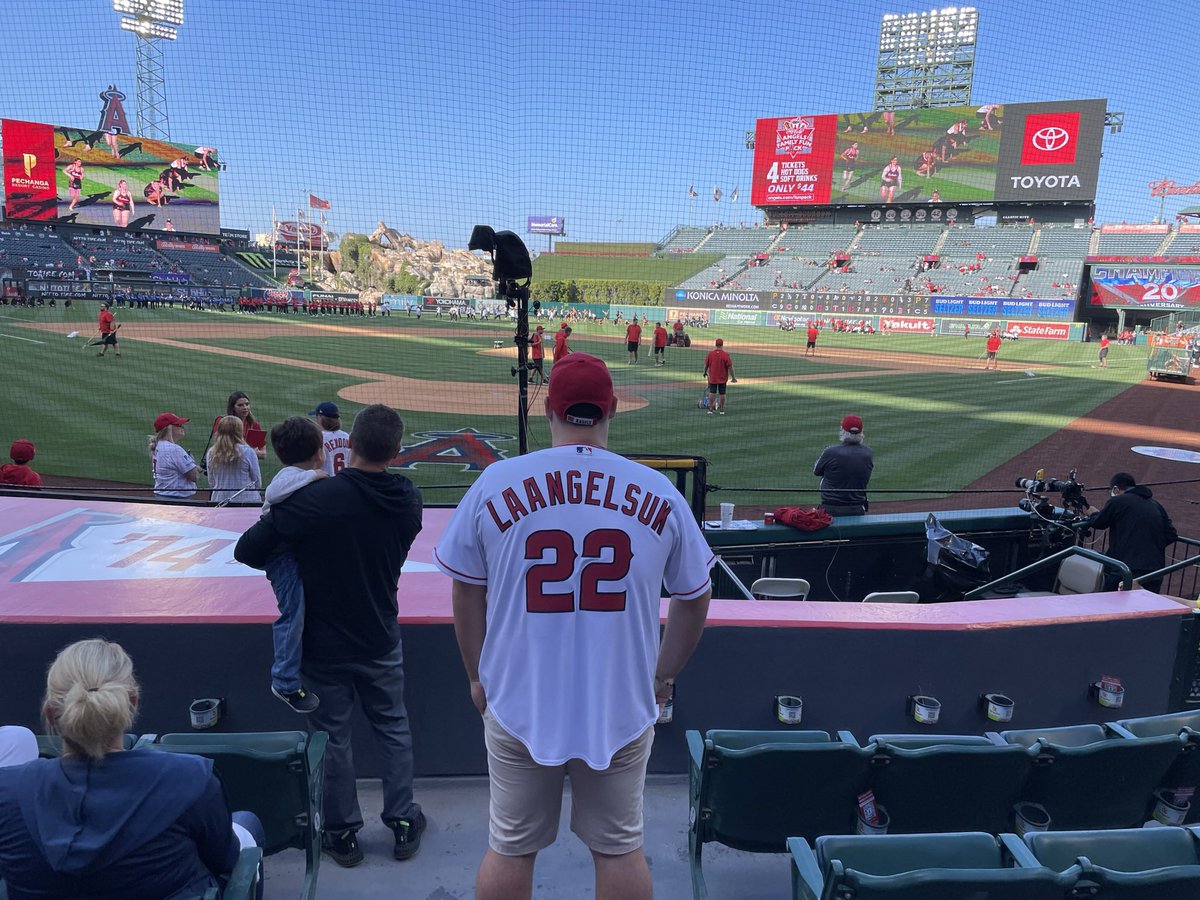 LA Angels UK tweet media