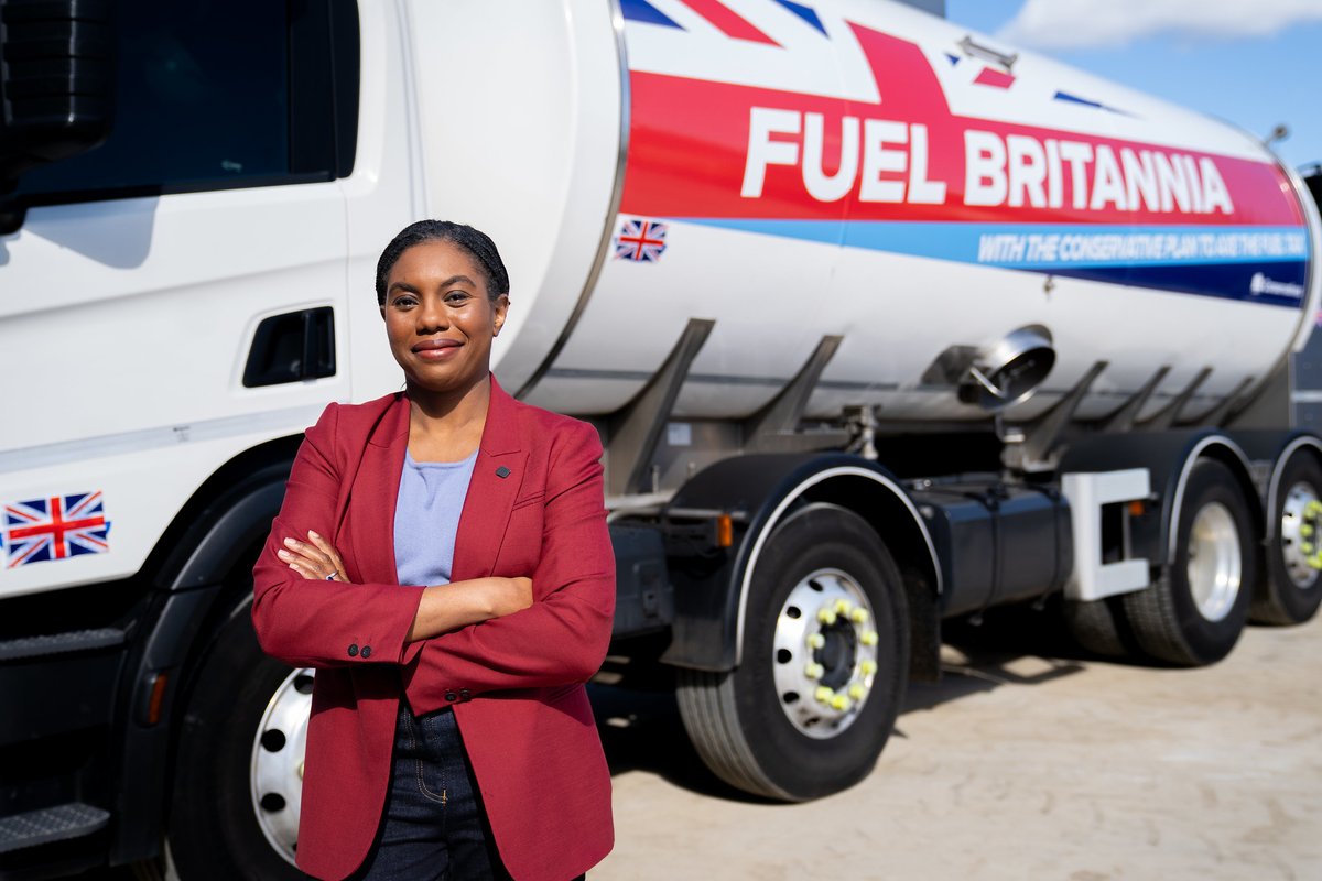 Conservatives tweet media