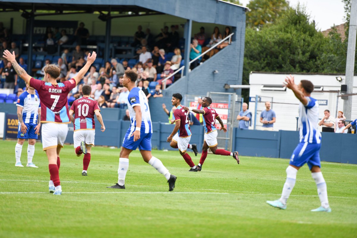 Farnham Town FC tweet media