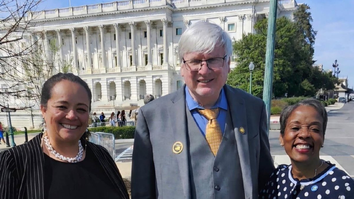 On the way to a Senate meeting, <a href="/ABAesq/">American Bar Association</a> President Michelle Behnke and <a href="/StateBarofWI/">State Bar of Wisconsin</a> member Tatiana Shirasaki ran into <a href="/RepGrothman/">Rep. Glenn Grothman</a> and snapped this impromptu selfie! #ABADays