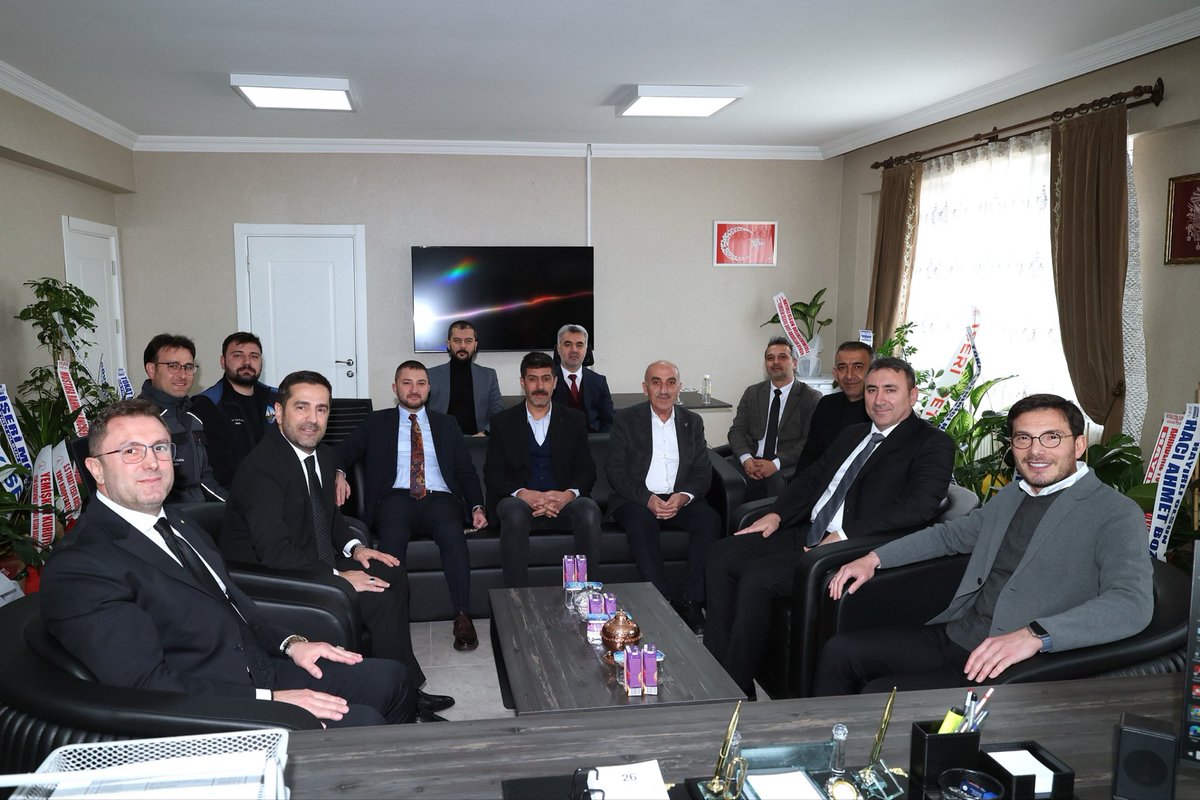 Belediye Başkan Yardımcılığı görevini tevdi ettiğimiz Belediye Meclis Üyemiz Sayın Fuat İşeri'yi ziyaret ederek, görevlerinde kolaylıklar diledik.

Rabbim muvaffak etsin, Tokat'ımıza, belediyemize hayırlı olsun.