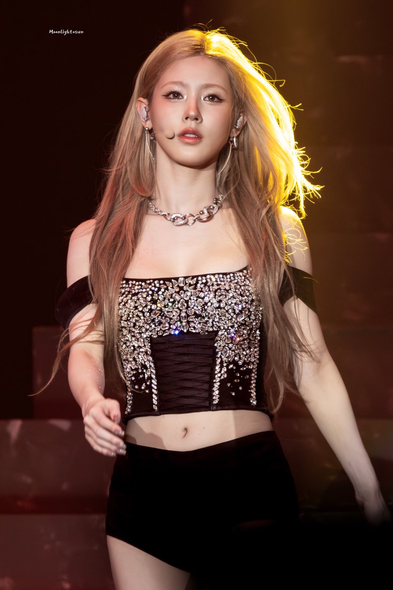 𝙁𝙚𝙖𝙩𝙝𝙚𝙧.𝙑 tweet media