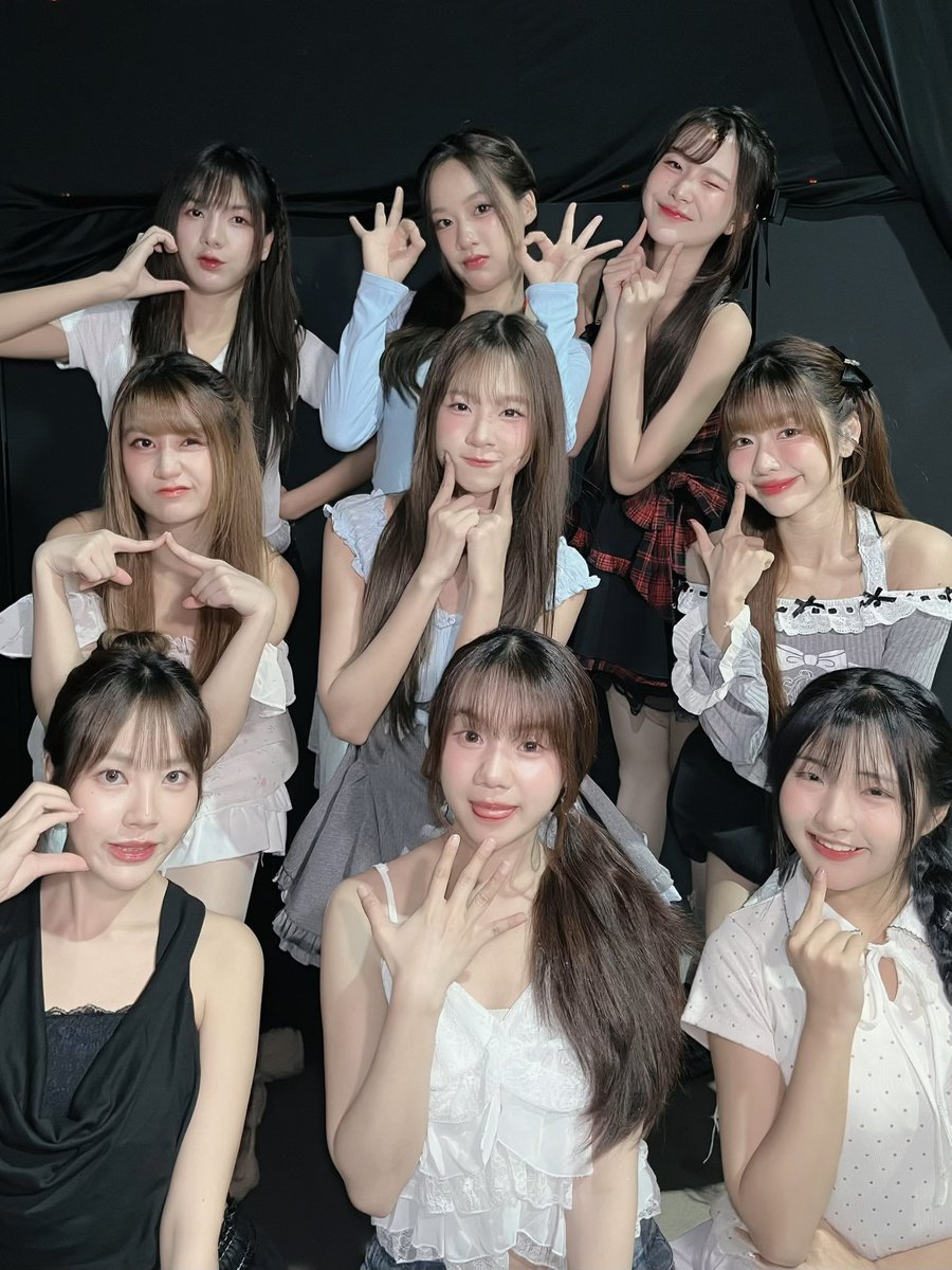 The Glass Girls tweet media