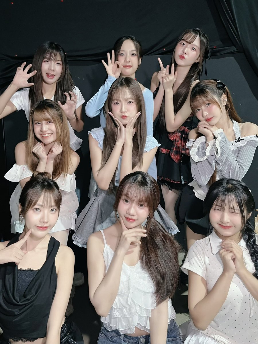 The Glass Girls tweet media