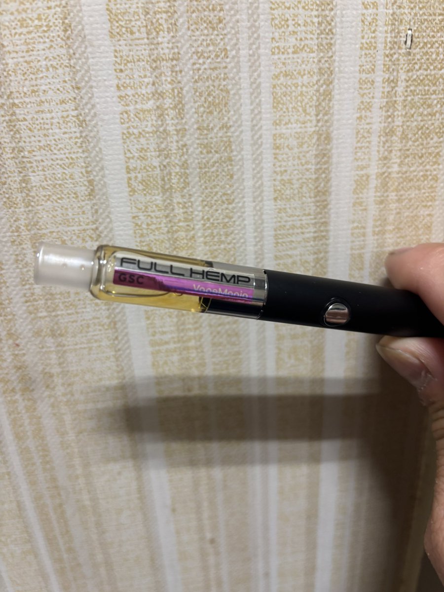 VAPORMISTMORE's tweet photo. これ吸って2日経つけどこの2日、アルコールも相まってだけど布団に入った瞬間、寝てる笑　布団に入ろうの記憶はあるけどそこから無い笑

学生時代の寝起きの手足にチカラ入らない現象を32歳の朝に感じてる！

思い込みかもしれないけど社会人になってから今まで感じことないから新鮮！！

#vape
#CBN https://t.co/PqRp0ovNKY