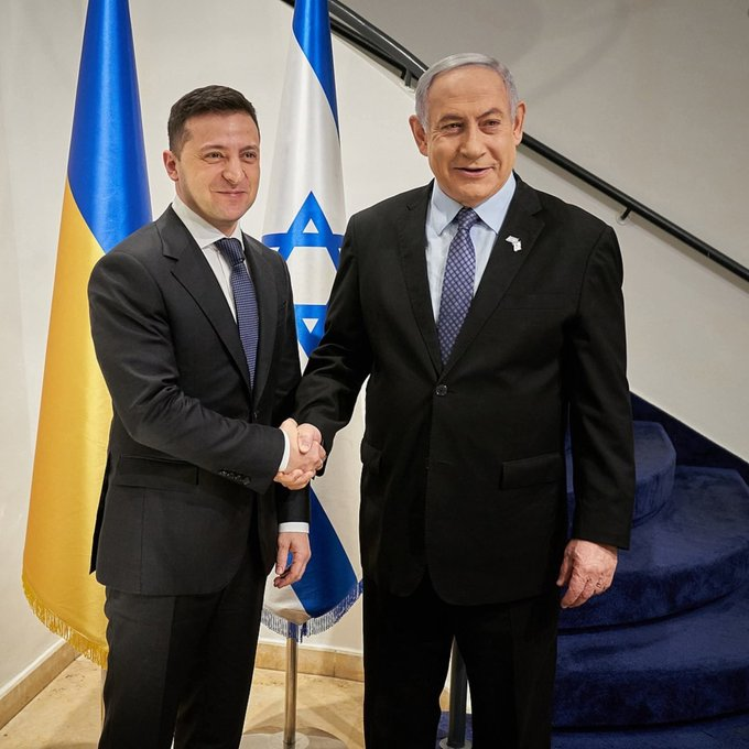 DenaZificato tweet media