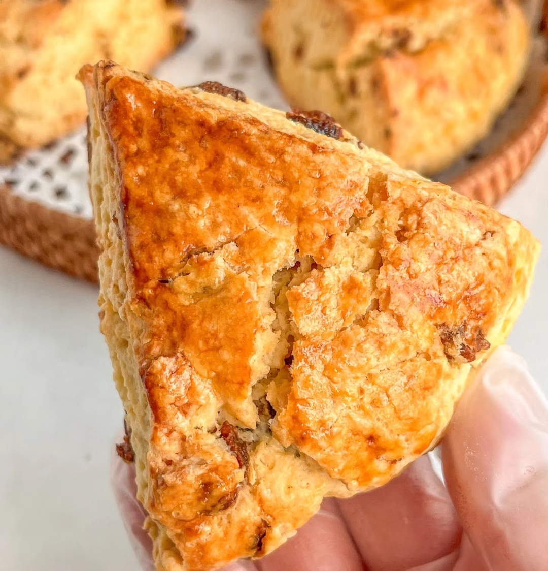 claudine tweet media