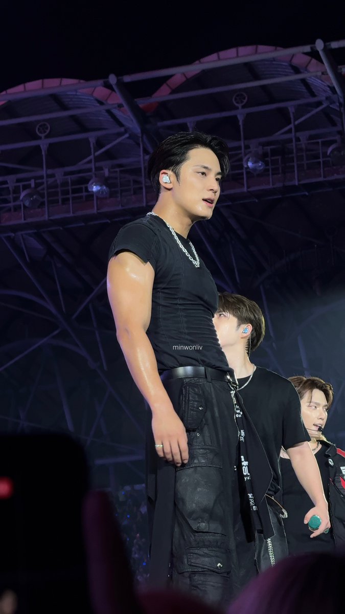 m ⭐️ tweet media