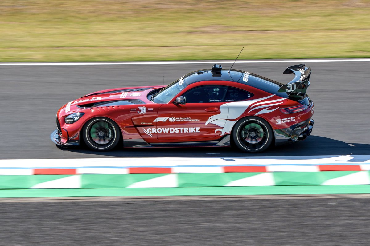 Safety Car‘s test drive in the afternoon.
#F1jp #JapaneseGP