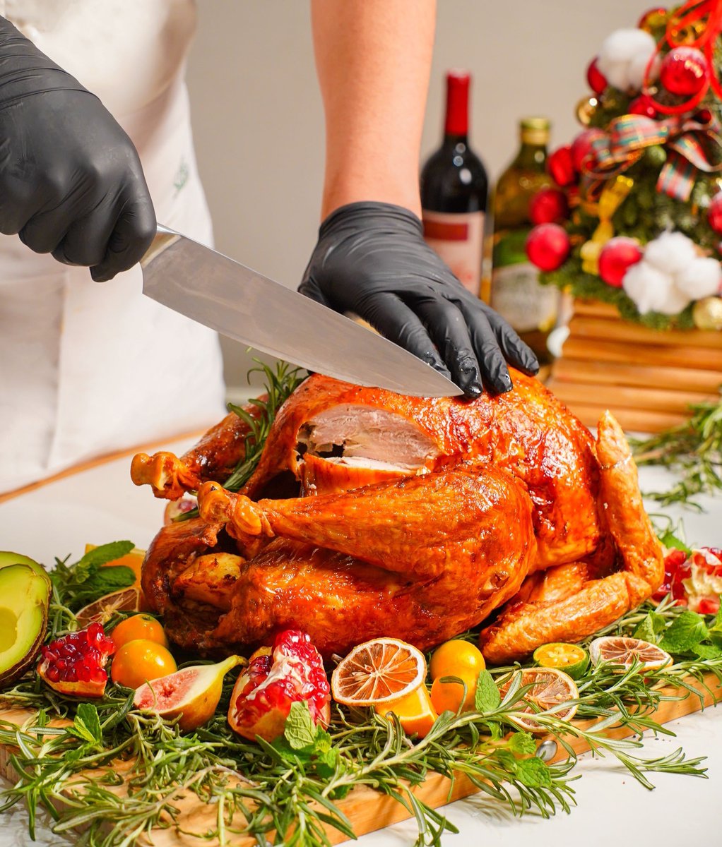 DaddyIbsun's tweet photo. [Celebrate the holiday with our limited-edition Festive Feast Platter!  Grilled turkey, honey-glazed ham, cranberry stuffing u0026 spiced apple pie—all in one shareable plate. Available now till [date]! #HolidayEats #FestiveMenu] https://t.co/wkuloucG7n