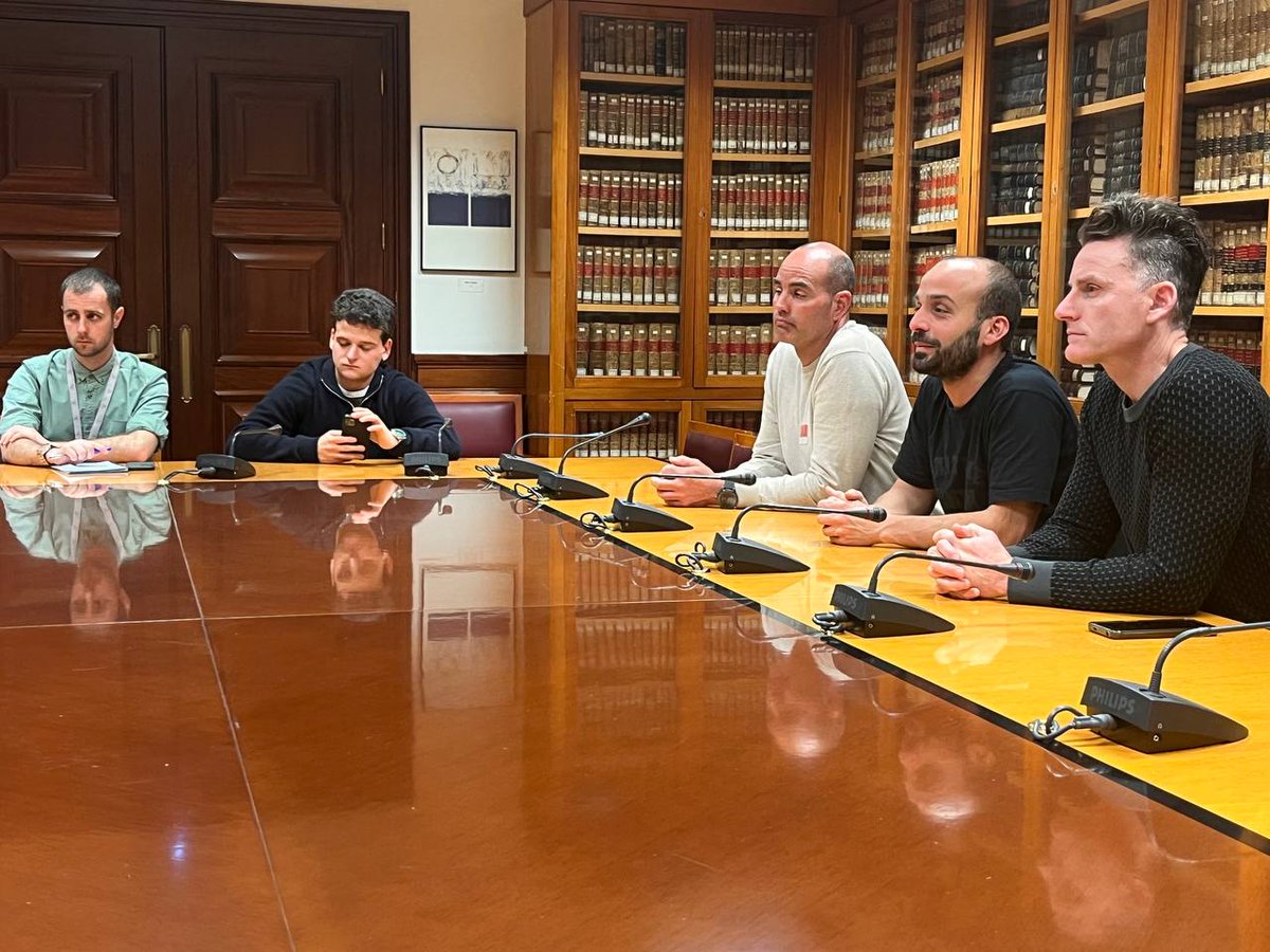 Enrique Santiago tweet media