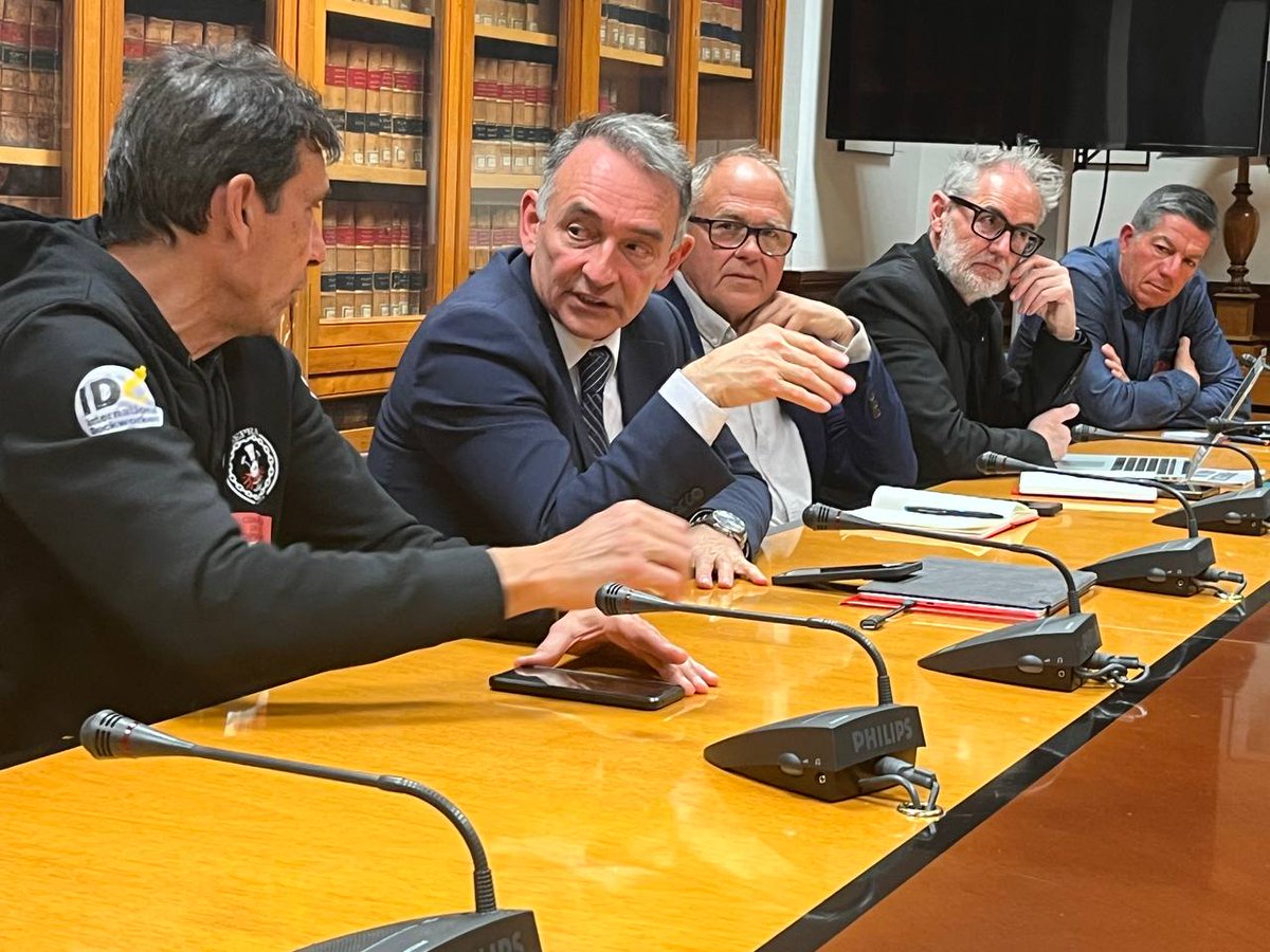 Enrique Santiago tweet media