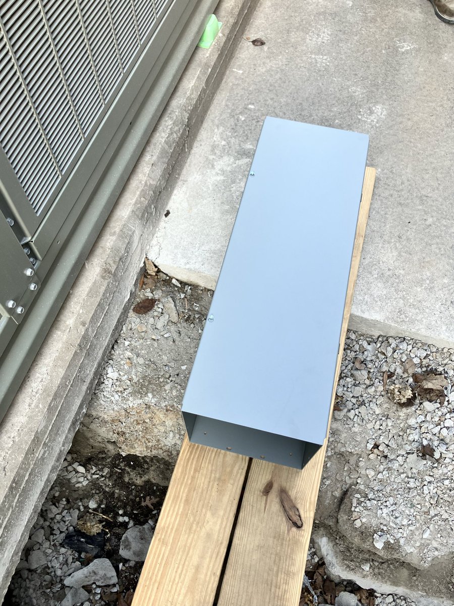 Matthew62794's tweet photo. Cramming a 36” by 12” junction box inside a chiller because they didn’t want to relocate feeder wires https://t.co/cicDWTrLC1