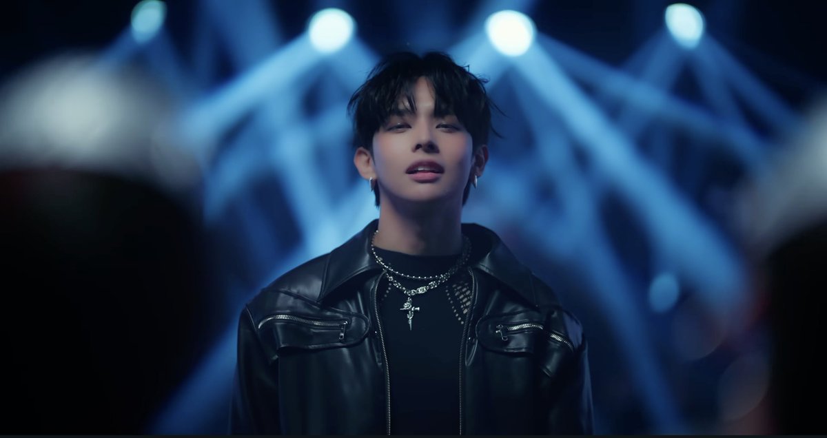 PhilippineStar's tweet photo. KINGS OF P-POP 🤝 QUEEN OF C-POP

SB19 brought excitement to A’TIN on Thursday with a teaser of the music video for “Emoji,” the group’s collaboration song with Taiwanese artist JOLIN. (YouTube/SB19)

RELATED: https://t.co/Mfz70Lgtk2 https://t.co/RwYMKhMhqM
