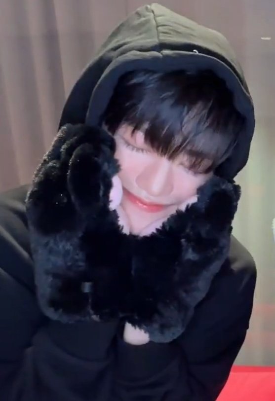 𝙉𝙤.𝟗 tweet media