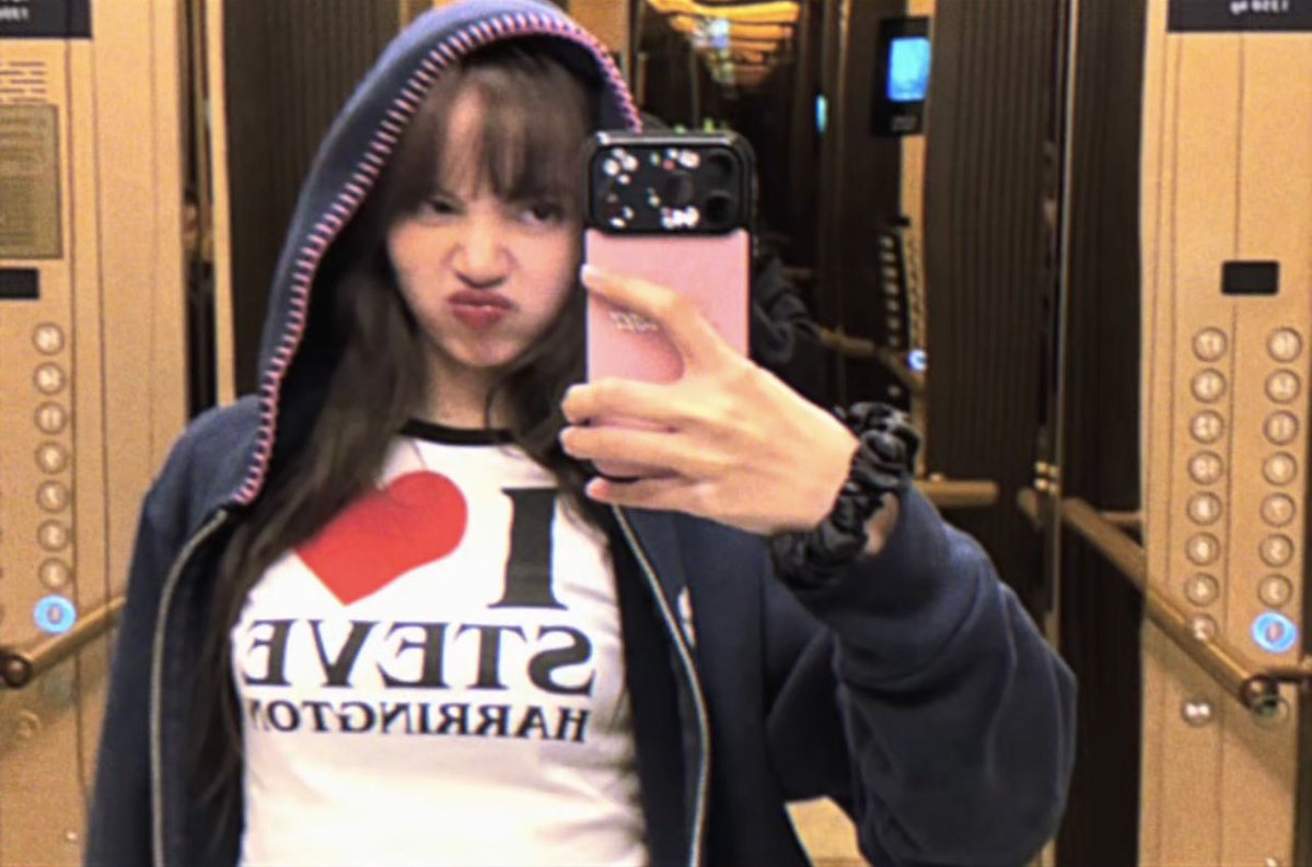 𝒏𝒂𝒊𝒓𝒂 (@peachyviinty) on Twitter photo 