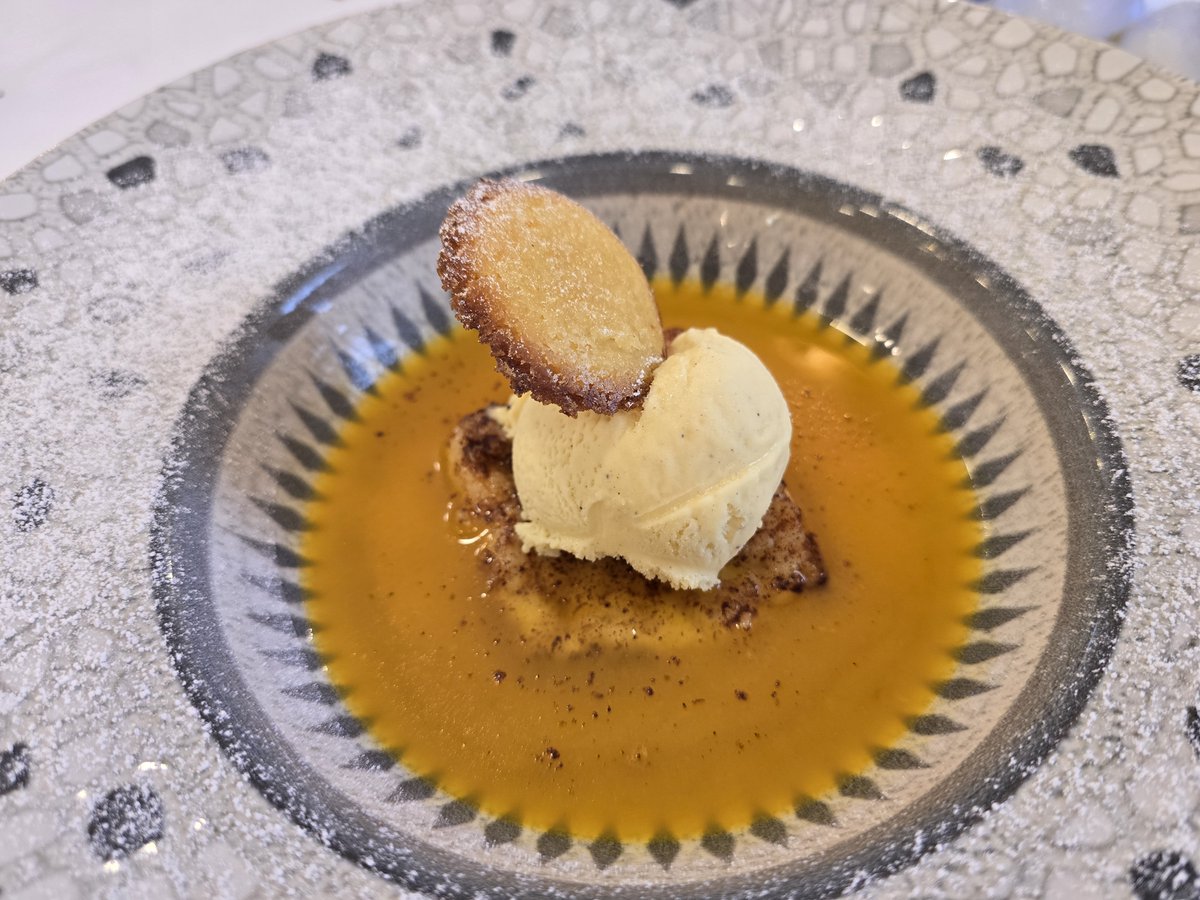 Nos habéis preguntado si se come bien en Alcalá la Real. En ningún sitio donde haya AOVE se come mal. Lo habitual es tapear, pero también tienes auténticas joyas de la gastronomía como el Sol y Luna, en el barrio de Santa Ana
#AlcaláLaRealTienesQueVerla
#SienteAlcaláLaReal