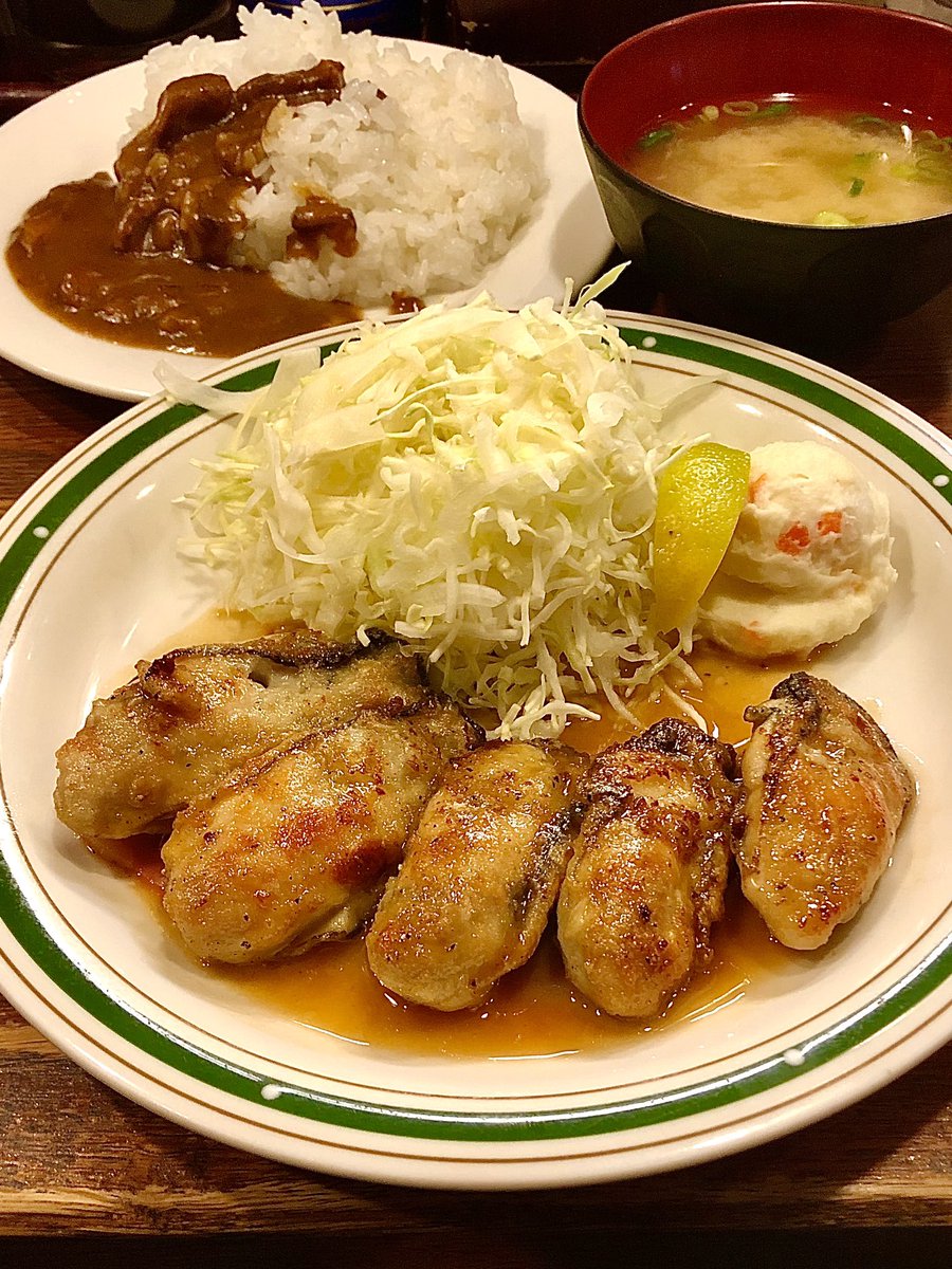 四ツ谷 かつれつ四谷たけだ 

期間限定復刻メニュー・ホタテバター焼定食以来5ヶ月振り､久々に大人気の名物「カキバター焼定食」通称「カキバ」さん。

カキバにたけだの"もち豚ポークカレー"と最高ですね､めっちゃ旨〜い✨
ご馳走様です♪