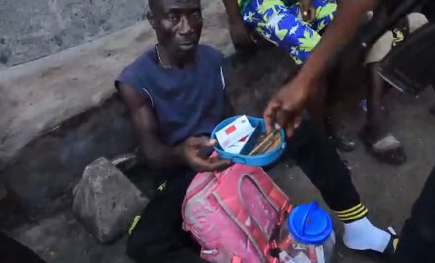 𝐀𝐒𝐊 tweet media