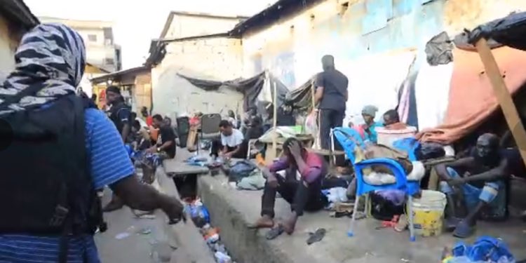 𝐀𝐒𝐊 tweet media