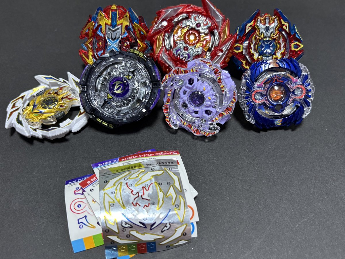 FFBBBEYBLADE's tweet photo. シール貼り終わりました…

特にファーストウラヌスの紙シール大変過ぎ…w

#ベイブレードバースト 
#気ままにベイライフ https://t.co/BfEYefe6xO