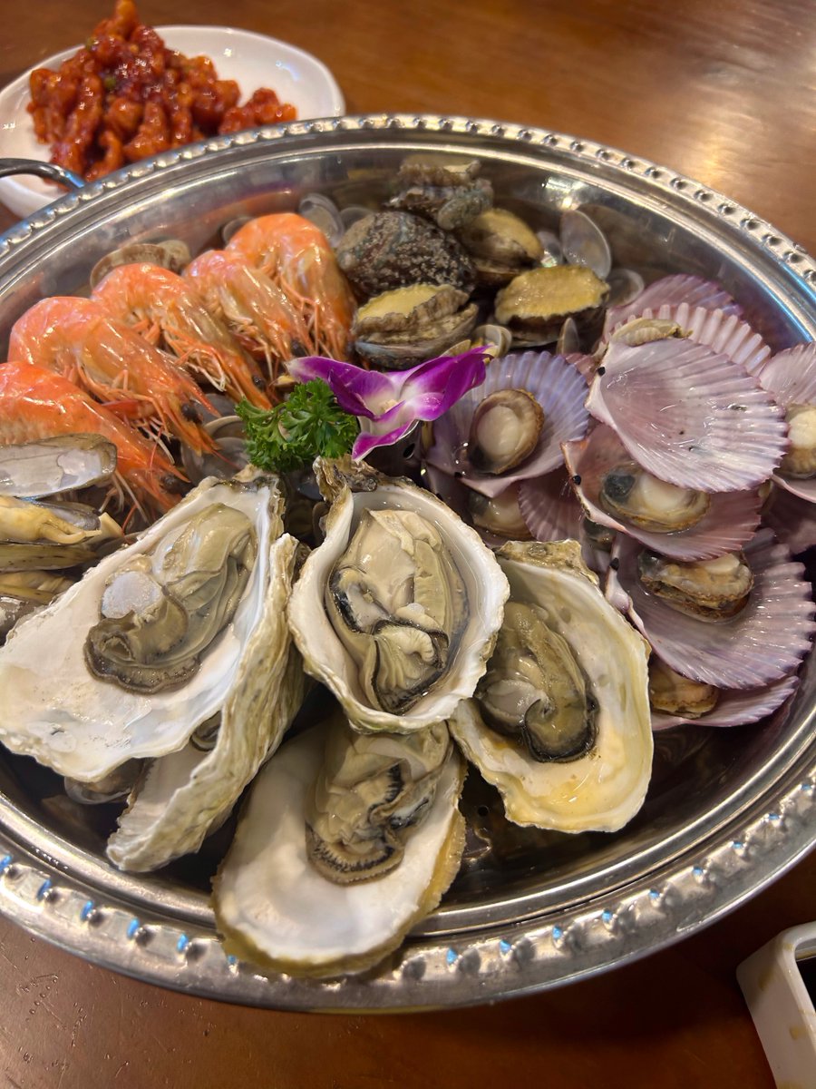 Ryan Mueller tweet media