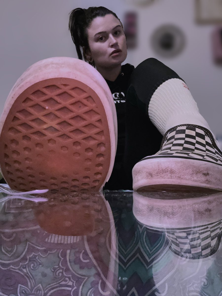 DEMI DEVIL tweet media