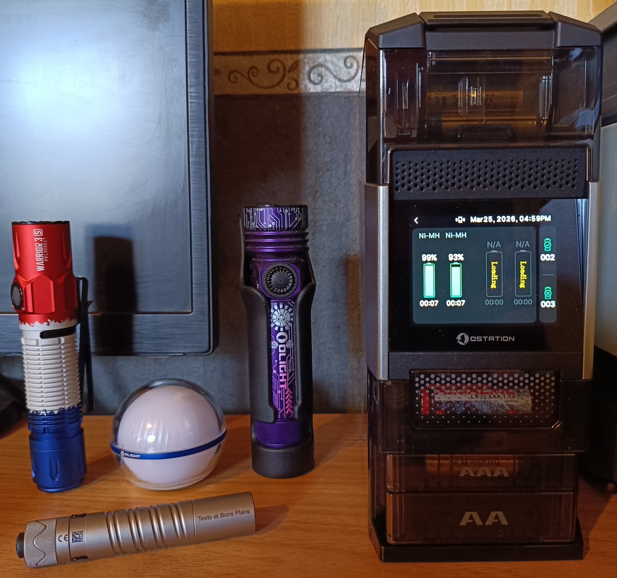 Totochone's tweet image. Nous avons testé la station pour piles rechargeables Olight Ostation 2 Pro 

tests-et-bons-plans.fr/2026/03/nous-a… 

#maison #bureau #teletravail #innovation #technologie #chargeur #piles #Olight #Ostation