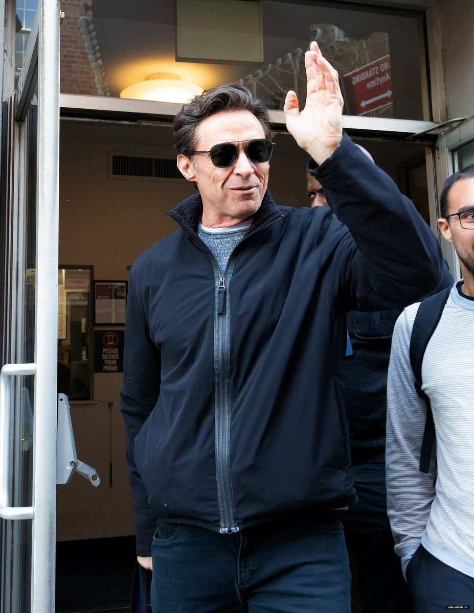 hjackmancom's tweet photo. 📸 Hugh Jackman (@RealHughJackman) out in New York City on March 25.
🔗 https://t.co/u8LnOMi6Y9 https://t.co/ep5nhNJfE0