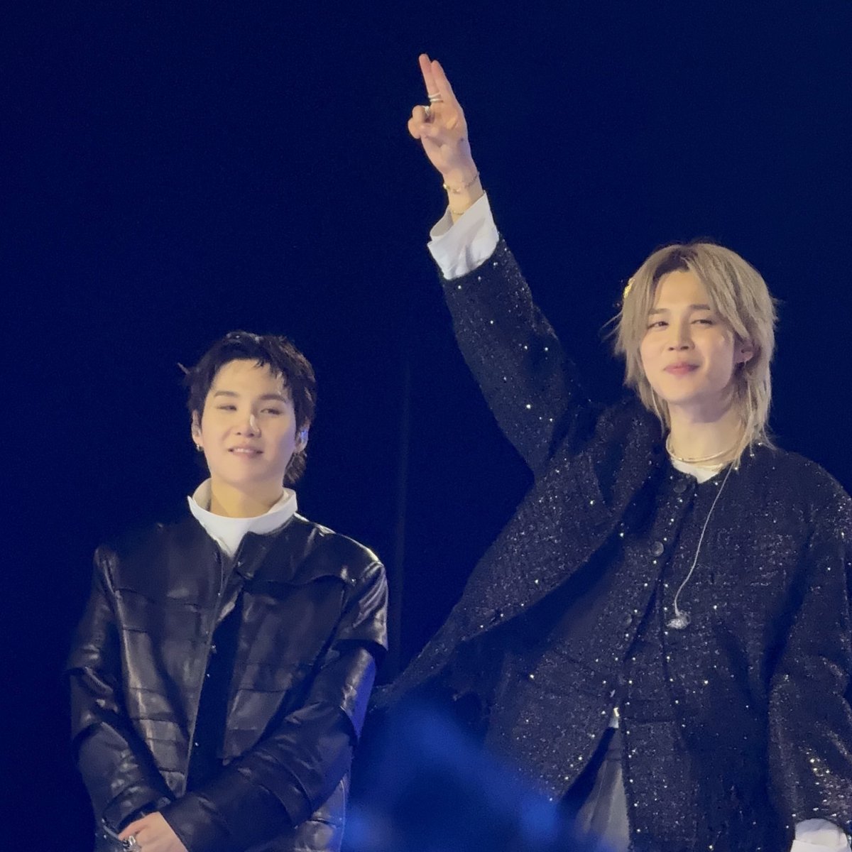 suzie⁷ 🐱🐣 ㅇㄹㄹ is SEEING BTS ✨ tweet media