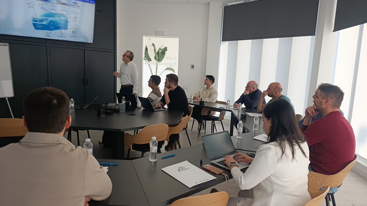 Circular Universe tweet media