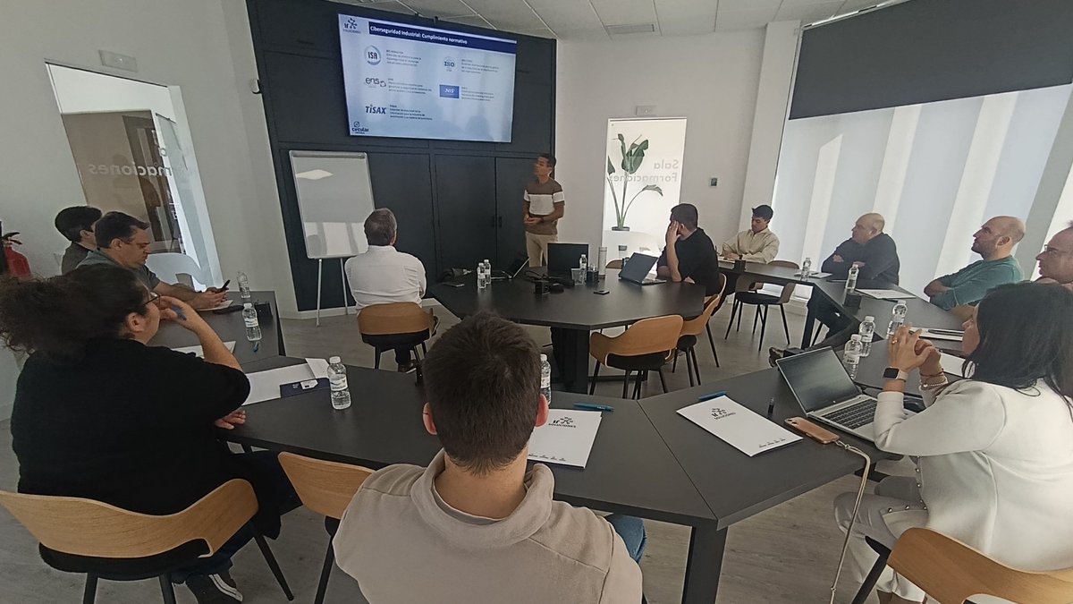 Circular Universe tweet media