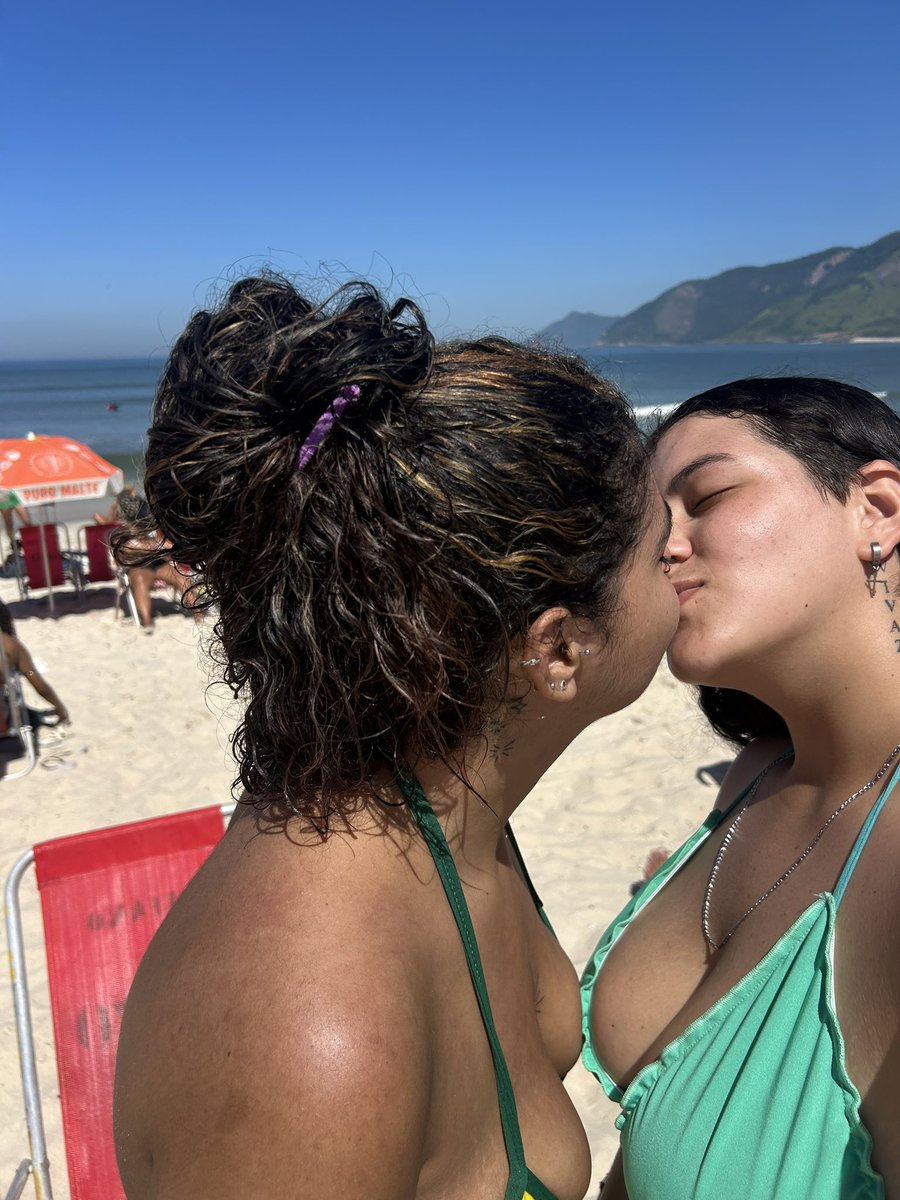 Aninhaaaaxxx05's tweet photo. 🇧🇷☀️👩🏽‍❤️‍💋‍👩🏻 https://t.co/rqhPnzLYe0
