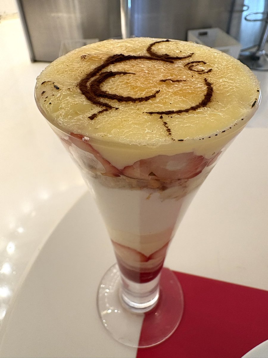 しろくま tweet media