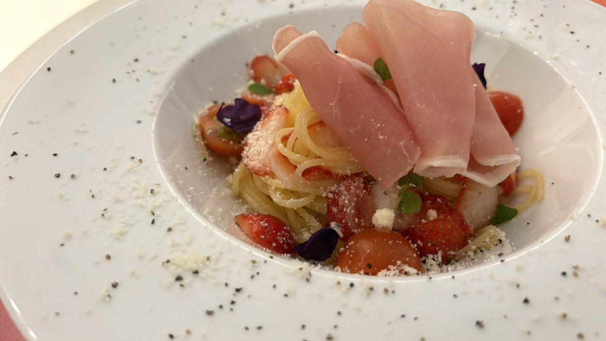 しろくま tweet media