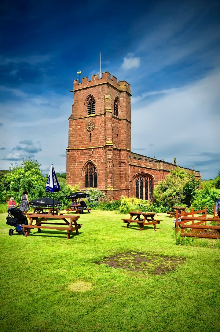 Unitedflags's tweet image. United Flags are specialists in the refurbishment and installation of flagpoles on church towers and listed buildings.  St Chads in Wrexham is one of the latest to benefit from an extra heavy duty flagpole and installation. unitedflags.co.uk
#unitedflags #flagpoles