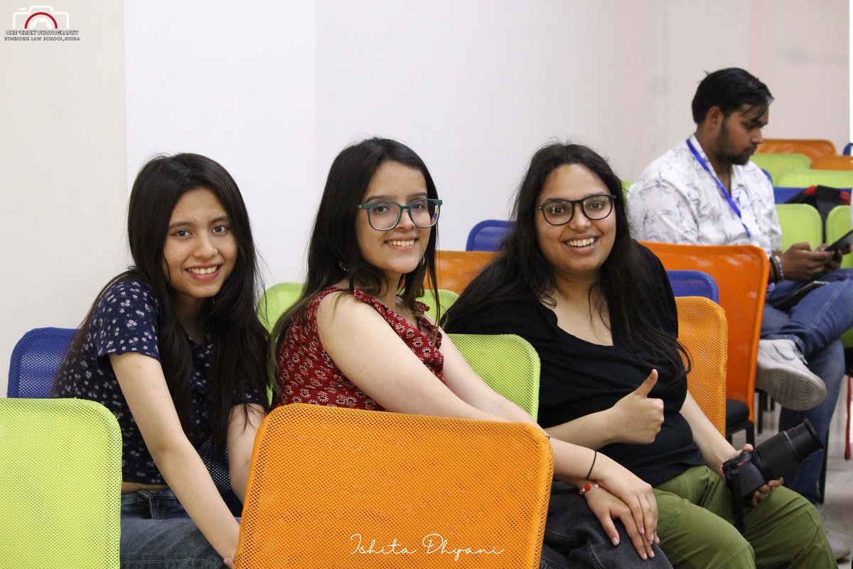 LawNoida's tweet image. Shuttermania at Symfiesta 2025 brought students together to capture creativity, emotion, and storytelling through their lens 📸

Moment Courtesy: Ms. Ishita Dhyani
.
.
.
#symfiesta2025 #slsnoida #photography #collegefest