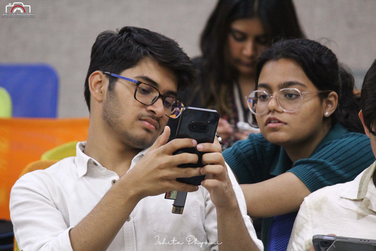 LawNoida's tweet image. Shuttermania at Symfiesta 2025 brought students together to capture creativity, emotion, and storytelling through their lens 📸

Moment Courtesy: Ms. Ishita Dhyani
.
.
.
#symfiesta2025 #slsnoida #photography #collegefest