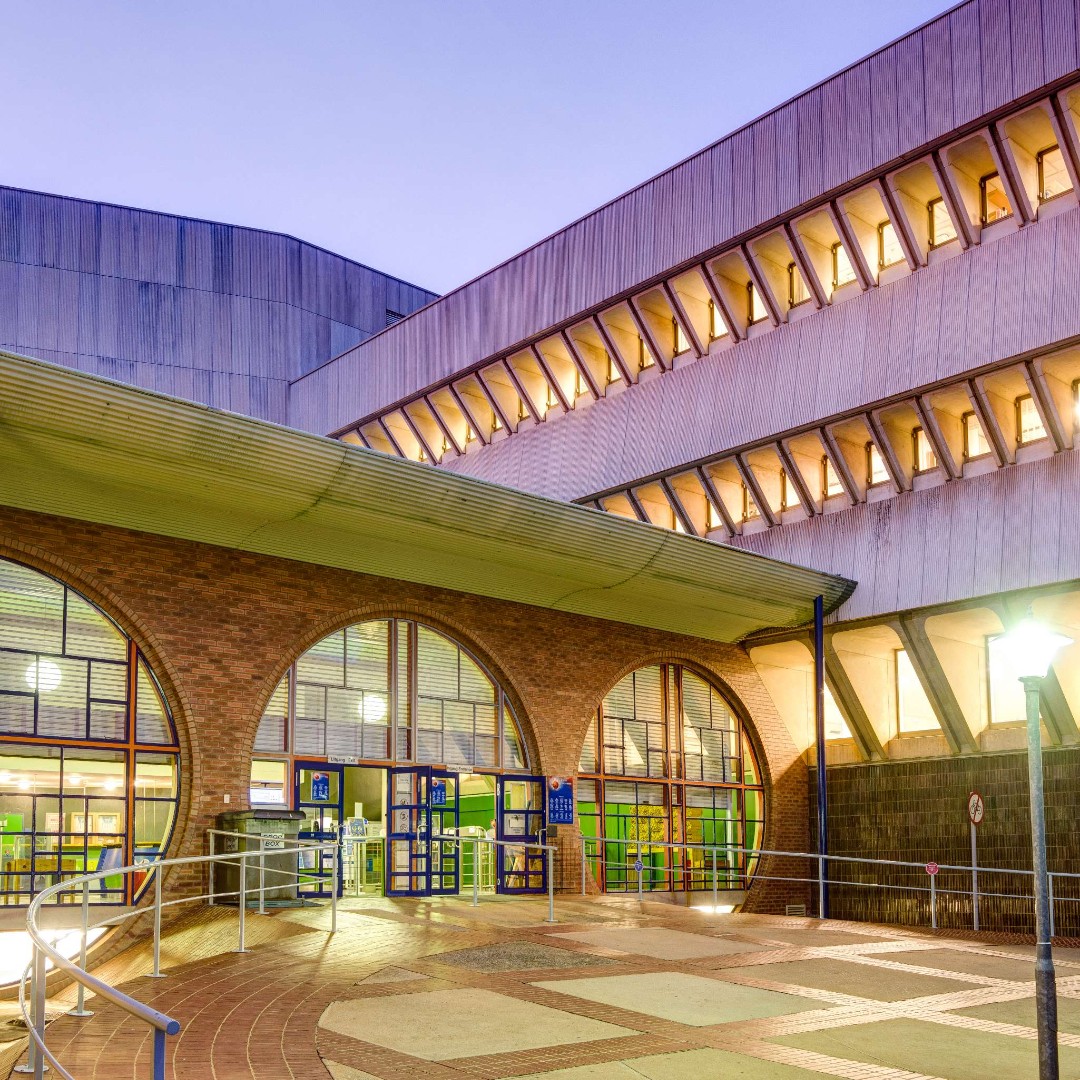 UPTuks's tweet image. For Library Week, we’re throwing it back to our journey from a single room in Kya Rosa in 1908 to the modern, digitally connected Merensky Library of today, more than a century of growth, innovation and service.

#LibraryWeek #UniversityOfPretoria