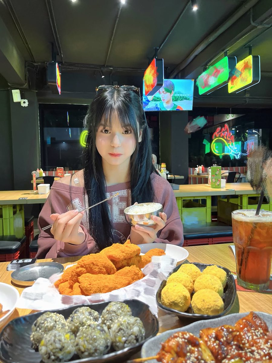 GEN 12 RANDOM CLIP tweet media